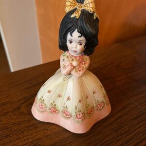 VTG Ceramic Girl with Boutique Flowers Painted in the early 70's 9"Tall